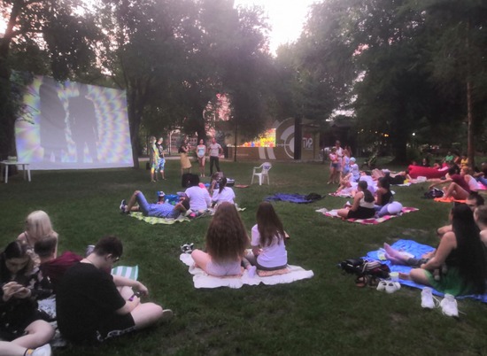 22 июля в парке Волгограда под открытым небом покажут две комедии